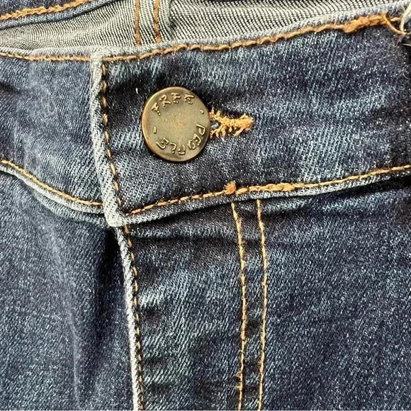 Free People Great Heights Frayed Skinny Jeans. - Picture 6 of 8